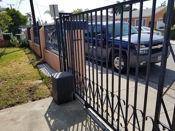 5th image of 4036 Virginia Ave
