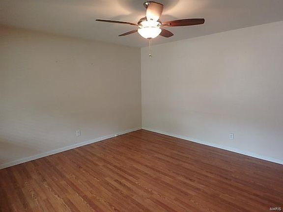 4th image of 1460 Angelus Dr