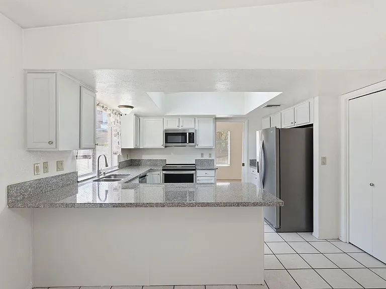 2920 N La Chiquita Ave — Photo 16