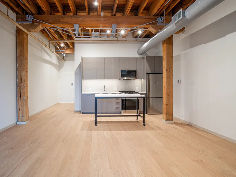 Cobbler Square Lofts — Photo 9
