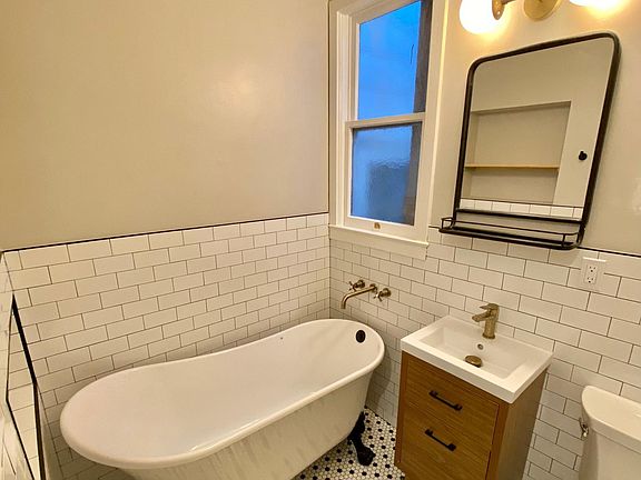 4th image of 915 Grove St