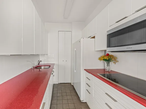 167 East 61st Street 31DE image 14 of 15