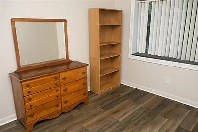 Elm Villa Apartments — Photo 1