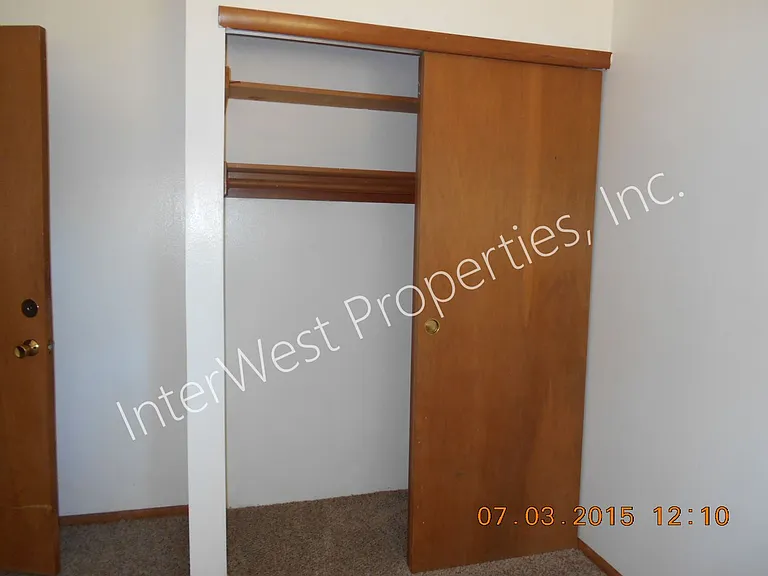 8438 SE Market St — Photo 14