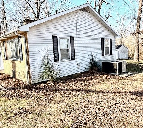 4th image of 84 Nunn Blvd