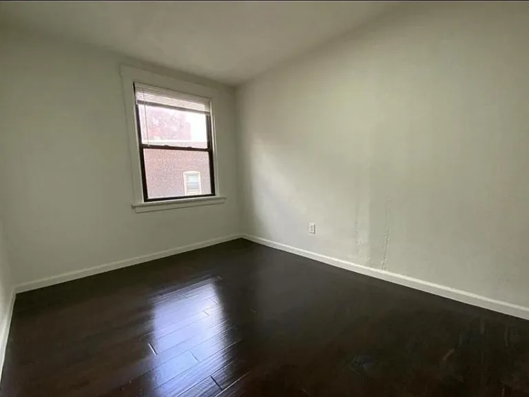 5673 Hobart St #11 — Photo 6