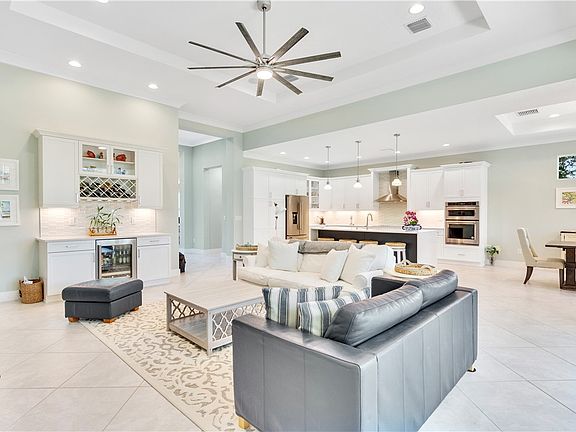 3rd image of 9215 Orchid Cove Cir
