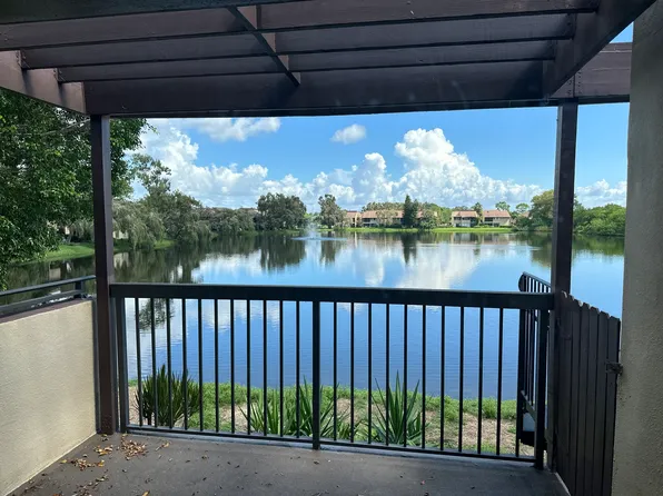 735 S Village Dr #203, Saint Petersburg, FL 33716