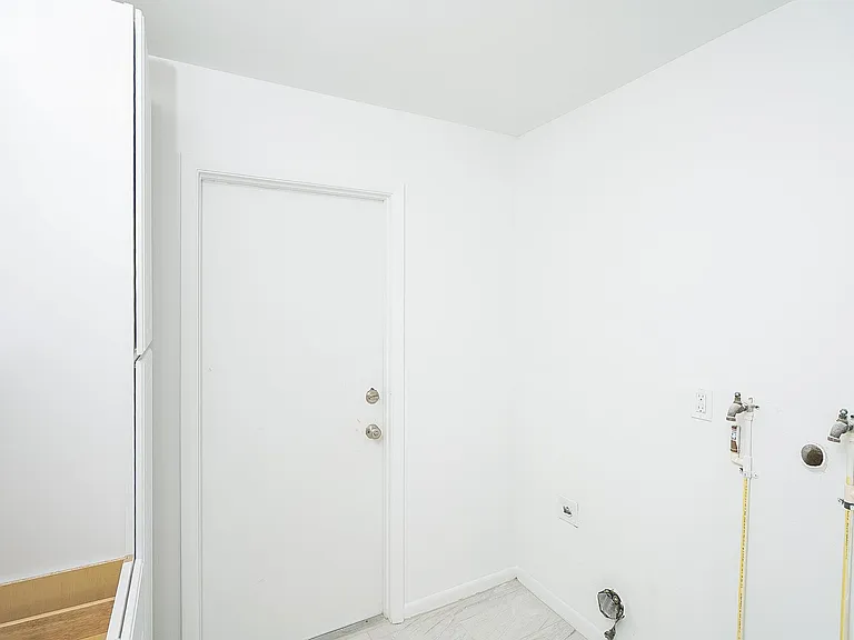 494 Romano St — Photo 33