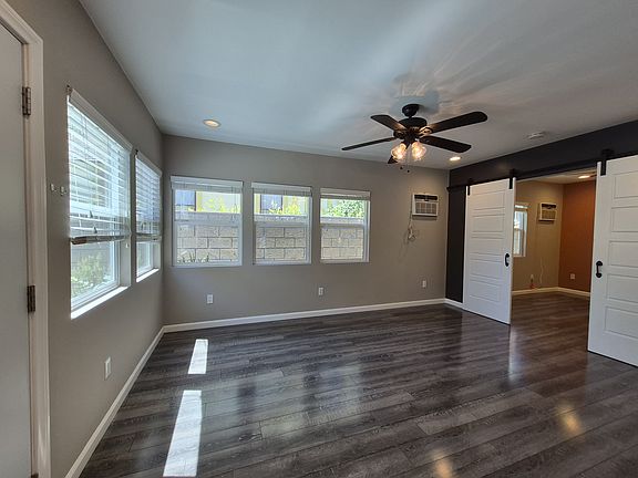 3rd image of 502 1/2 S Ivy Ave #502-1/2