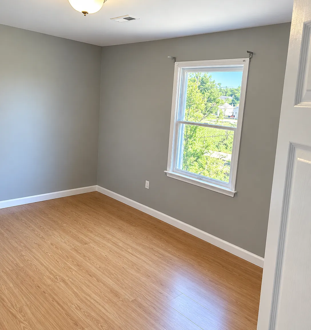 3 bed, 1056 sqft, $1,995 — Photo 4