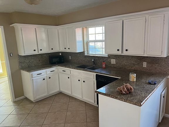 3rd image of 3910 Fernglade Dr