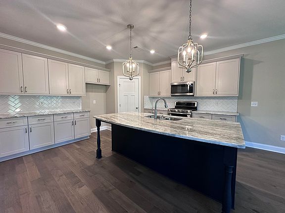 3rd image of 909 Lillian Park Drive #LP145