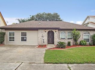565 Brookmeade Dr, Gretna, LA 70056