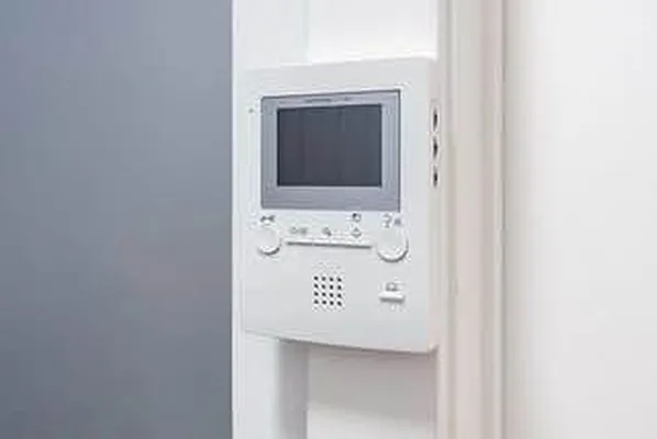 Rented by RealTegrity NY LLC | media 13