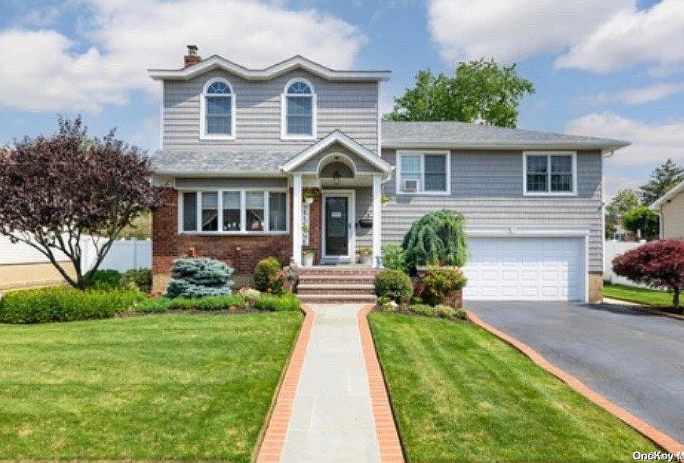 1st image of 23 Meadowwood Lane