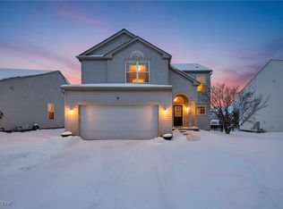 558 Lenox Ct, Broadview Heights, OH 44147