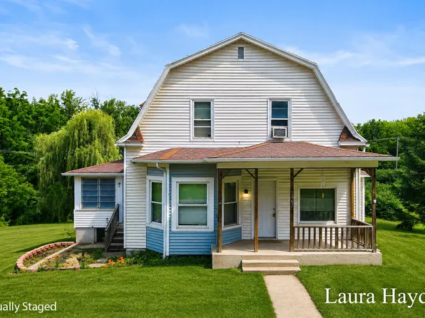 1367 E Riverside Dr, Ionia, MI 48846