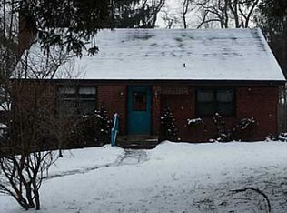 135 White Oak Dr, Pittsburgh, PA
