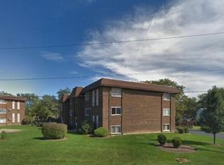 325 N Columbine Ave, Lombard, IL 60148