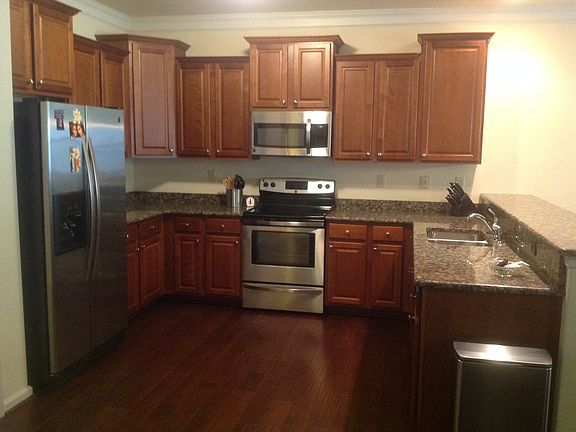 4th image of 425 Green Meadow Dr