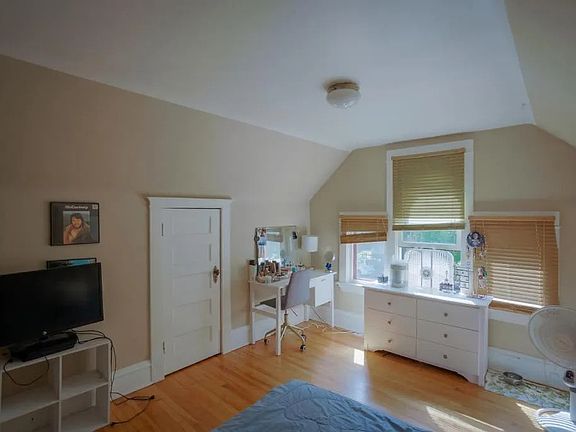 2nd image of 3205 Grand Ave S APT 3