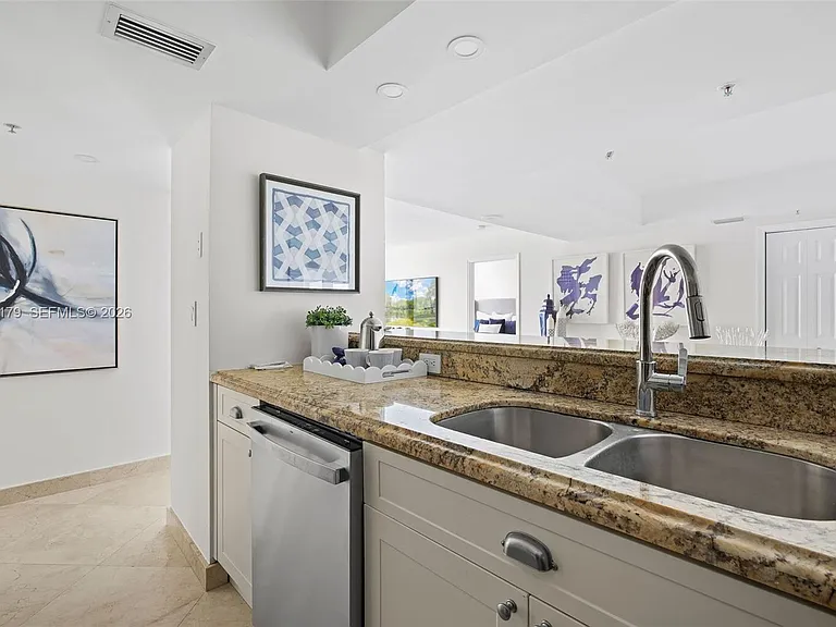 650 West Ave #1407 — Photo 9