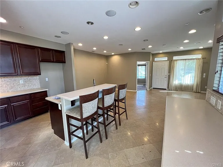 4996 Arborwood Ln — Photo 5