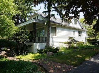6333 Willow Springs Rd, La Grange Highlands, IL 60525