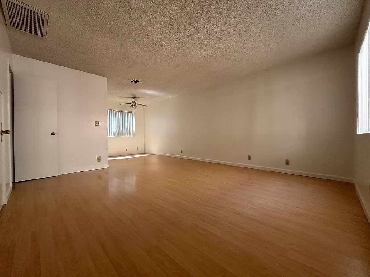 Building Photo - 410 Myrtle St #2