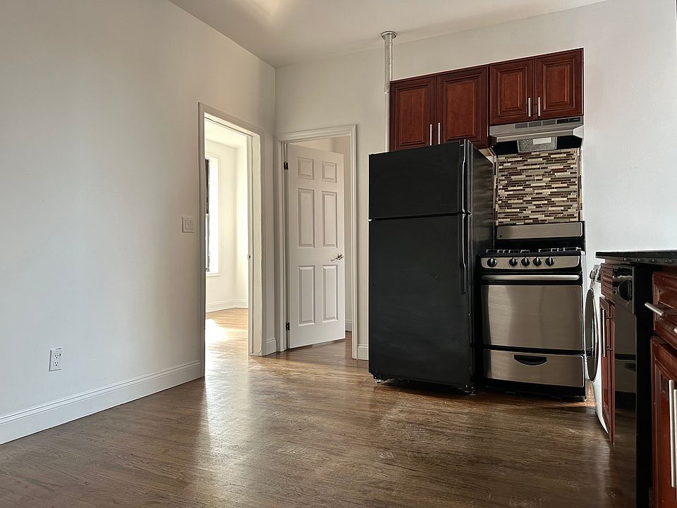 1st image of 215 E 4th St APT 19