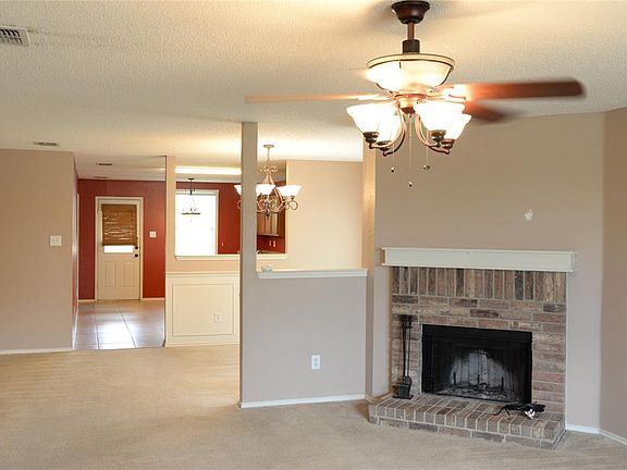 2nd image of 1716 Creek Bend Ln