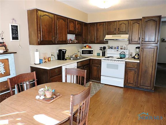5th image of 11071 Riverbend Ct E