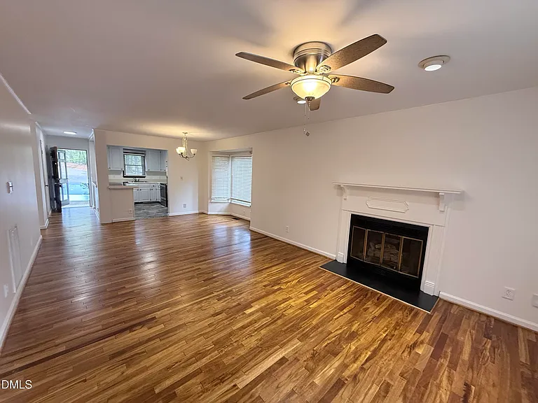 5544 Sharpe Dr — Photo 12