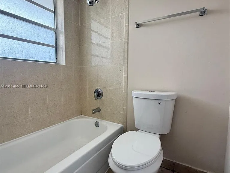 1755 W 60th St #D312 — Photo 14
