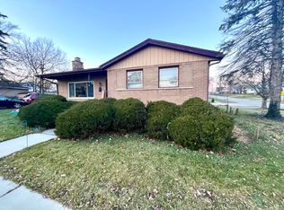 5440 Benton Ave, Downers Grove, IL 60515