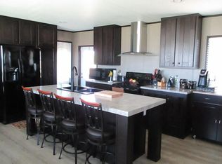 101 Salt Grass Cir, Poolville, TX 76487