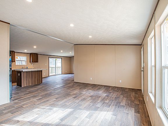 4th image of 1613 Mockingbird Ln