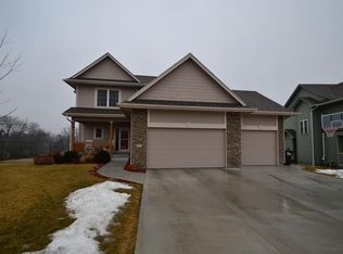 2312 SE Meadow View Ct, Ankeny, IA 50021