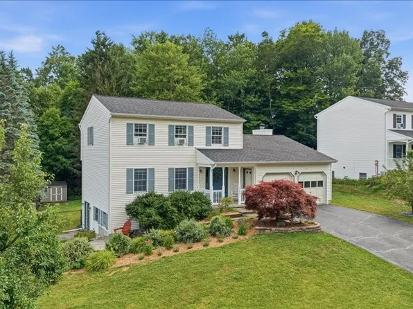 1142 Michael Dr, Endicott, NY 13760