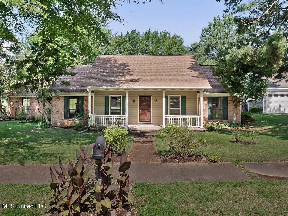 1st image of 1023 Hunters Point Dr