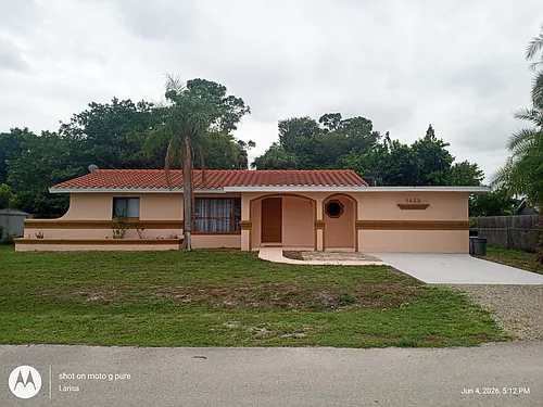 1439 Glick Dr Photo 1