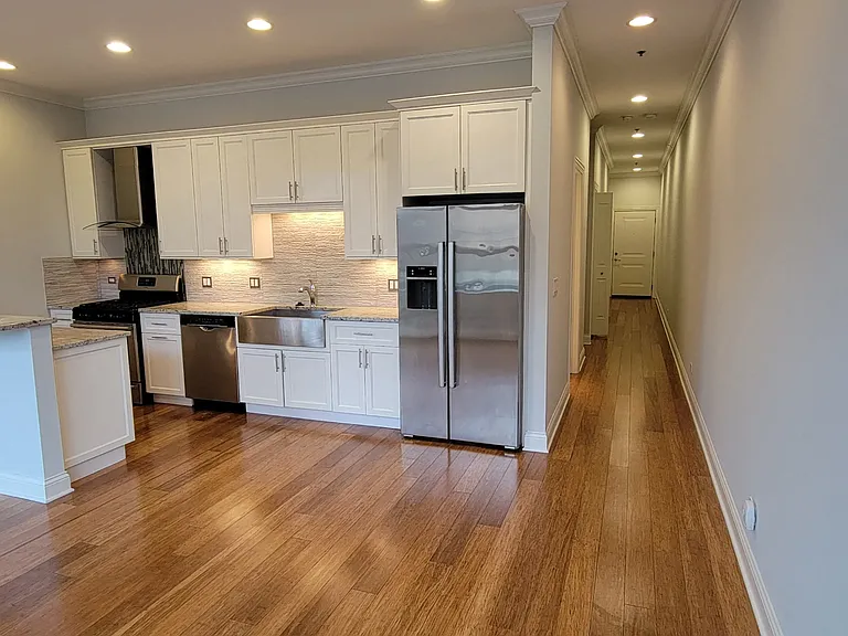 1620 W Warren Blvd #2 — Photo 1