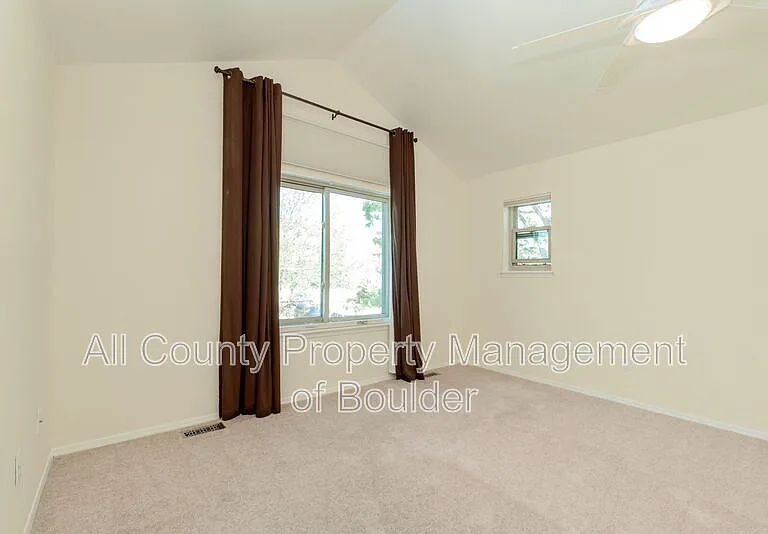 1288 Redwood Ave — Photo 20