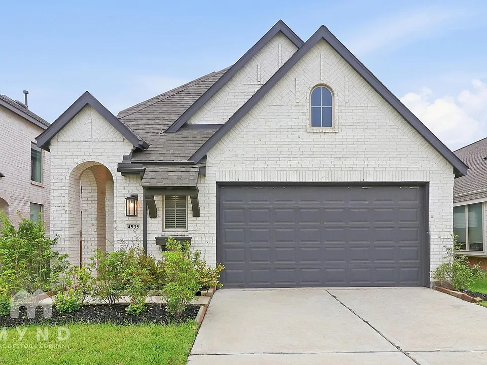 4935 Shimmer Side Dr