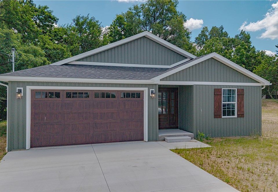 1st image of 3010 9th Ave