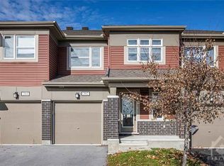 202 Clintonia St #B, Ottawa, ON K2V 0H9