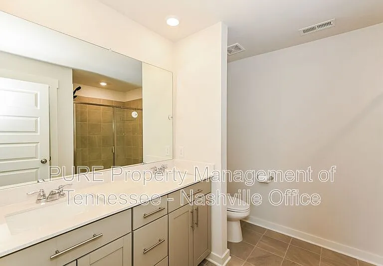 2708 Fordham St — Photo 8