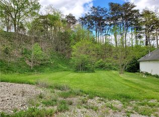 102 Patton Dr, Aliquippa, PA 15001