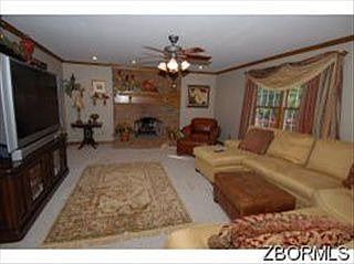 4th image of 3710 Rosewood Dr
